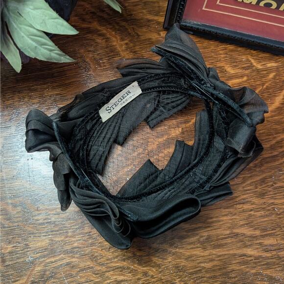 Mid Century 1950s Vintage Formal Black Pleated Fabric & Net Fascinator Tilt Hat - Picture 6 of 8